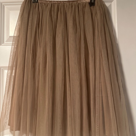 Lace & Beads tulle midi skirt in taupe - Size M (UK size 12) - Picture 2 of 4